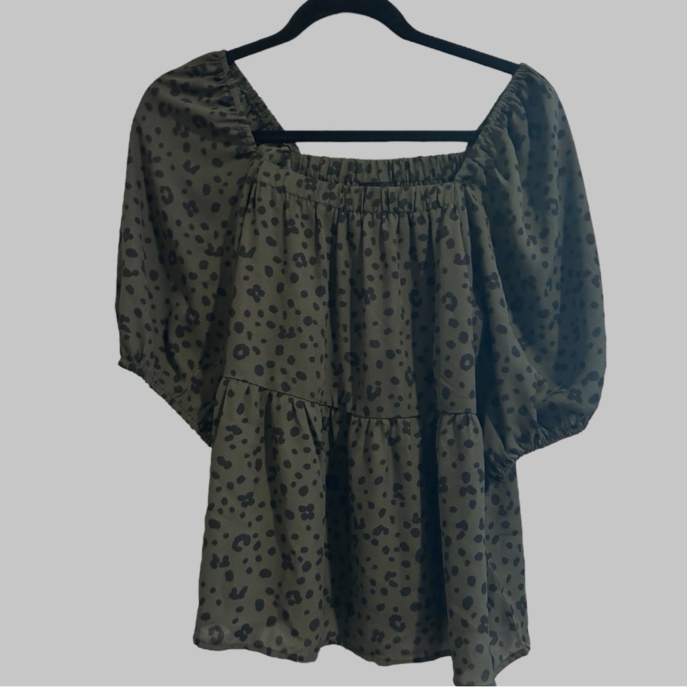 bobeau Olive Green Leopard Print Puff Sleeve Top